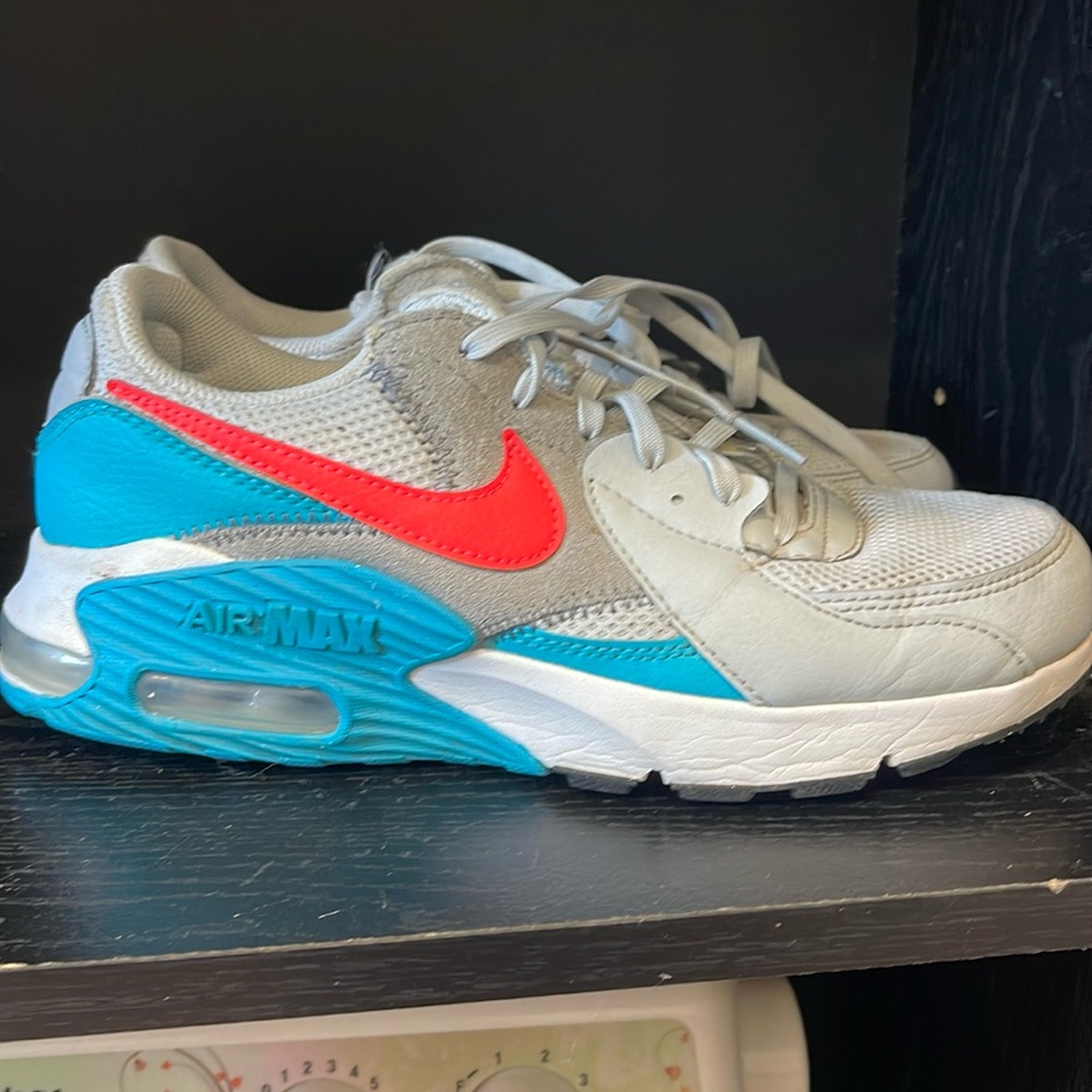 Nike Air tennis shoes